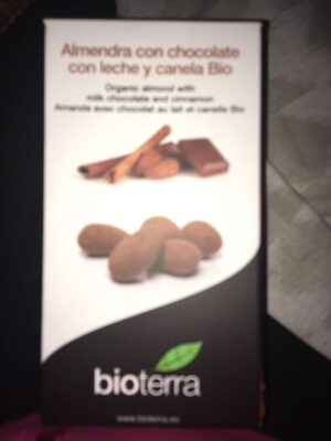 Foto de Almendra con chocolate con leche y canela bio