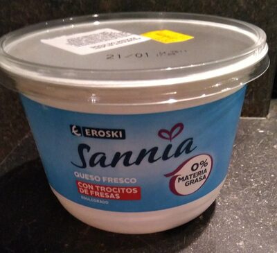 Foto de Queso fresco con trocitos de fresa