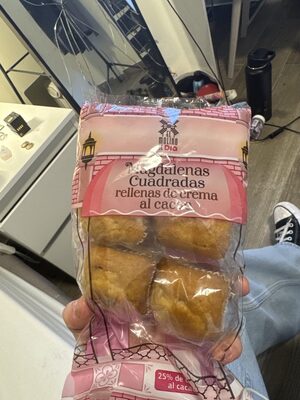 Foto de Magdalenas Cuadradas Rellenas De Crema Al Cacao