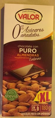 Foto de Chocolate con puro almendras mediterraneas enteras