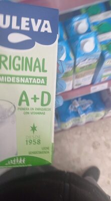 Foto de 5053 LECHE SEMIDESNATADA PULEVA BRIK 1L