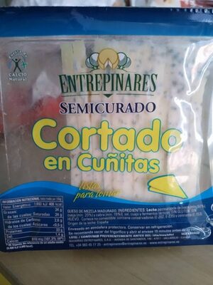 Foto de Queso cortado en cuñitas
