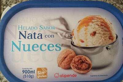 Foto de Helado sabor a nata con sirope de nueces