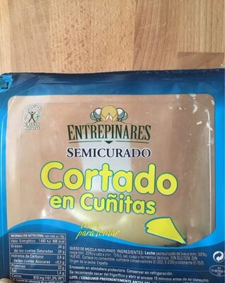 Foto de Queso semicurado cortado en cuñitas