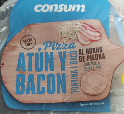 Foto de Pizza fresca atún y bacon al horno de piedra