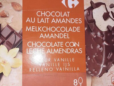 Foto de Almond chocolat au lait et amandes, cœur vanille