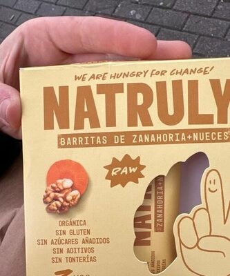 Foto de Naturally ram zanahoria y nueces