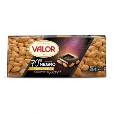 Foto de 70% cacao con almendras enteras