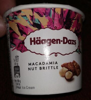 Foto de Ice Cream Macadamia Nut Brittle