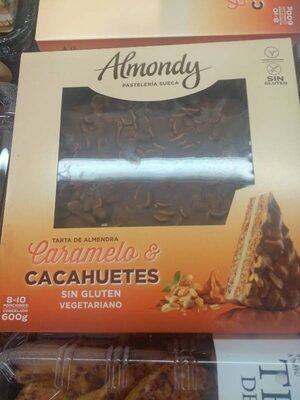 Foto de Tarta de alemdra caramelo y cacahuetes