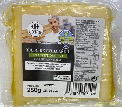 Foto de Queso de oveja añejo en aceite dr oliva
