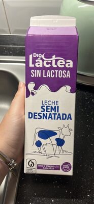 Foto de Leche semi desnatada sin lactosa