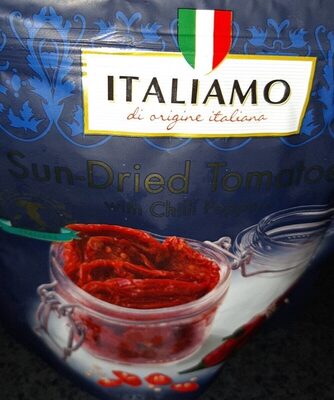 Foto de Sun-dried tomatoes with chilli peppers