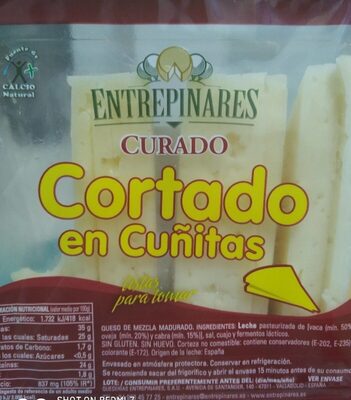 Foto de Entrepinares queso curado cortado