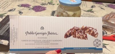 Foto de Turron de chocolate con leche y almendra
