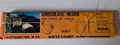 Foto de Chocolate negro con trozos de naranja