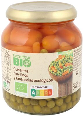 Foto de Guisantes muy finos y zanahorias en rodajas ecológicos