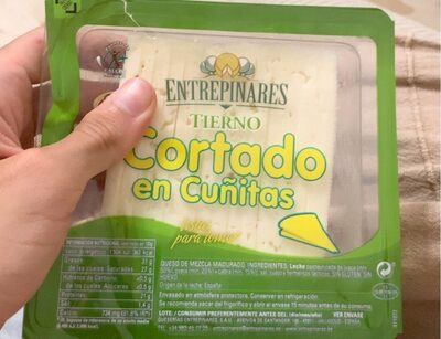 Foto de Queso tierno cortado en cuñitas