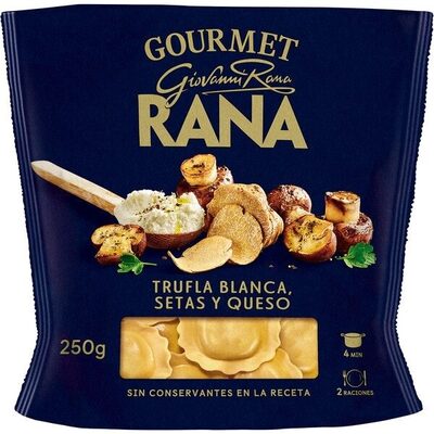 Foto de Gourmet ravioli relleno de trufa blanca con setas y queso