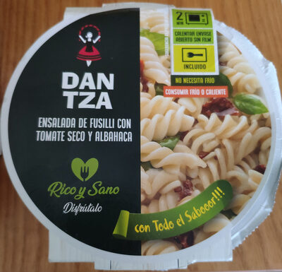 Foto de Ensalada de fusilli con tomate seco y albahaca