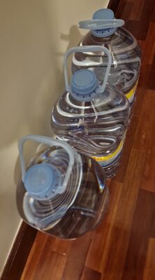 Foto de Agua mineral natural garrafa