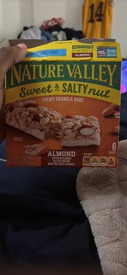 Foto de Sweet & Salty nut Chewy Granola Bars ALMOND