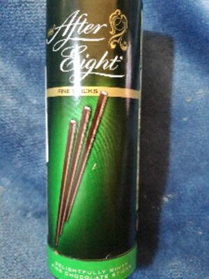 Foto de Dark Chocolate With A Smooth Mint Filling Straws, Dark Chocolate With A Smooth Mint Filling