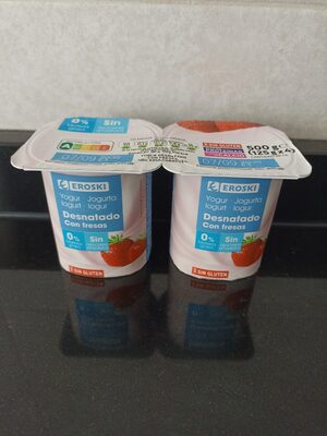 Foto de Yogur desnatado con edulcorantes con fresas