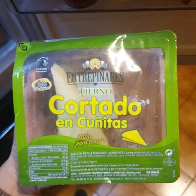 Foto de Queso tierno cortado en cuñitas