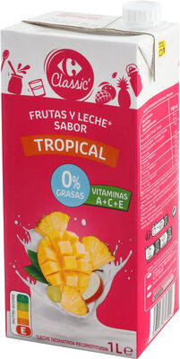 Foto de Bebida de leche y frutas tropical