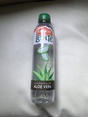 Foto de Bebida con trozos de aloe