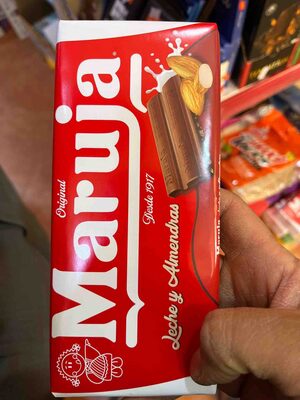 Foto de Chocolate con leche y almendras