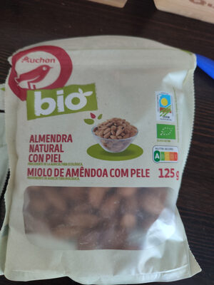 Foto de Almendras crudas con piel