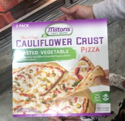 Foto de Cauliflower crust pizza