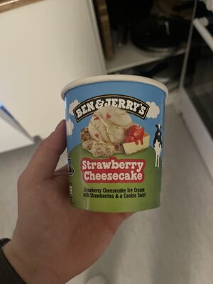 Foto de Ben & Jerry's Ice Cream STRAWBERRY_CHEESECAKE 465 ML
