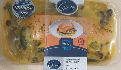 Foto de Salmón con setas y calabacín al curry