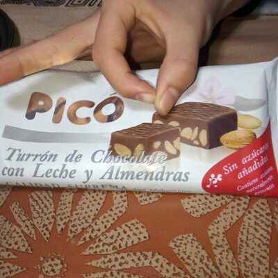 Foto de Turrón de chocolate con leche y almendras sin azúcares añadidos