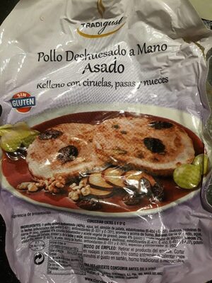 Foto de Pollo asado relleno con ciruelas, pasas y nueces