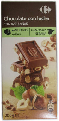 Foto de Chocolate con leche con avellanas enteras