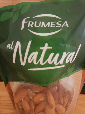 Foto de Almendra con piel cruda