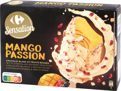 Foto de Bombones mango con chocolate blanco y frutos rojos