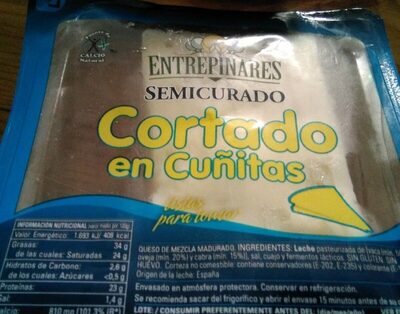 Foto de Queso semicurado cortado en cuñitas