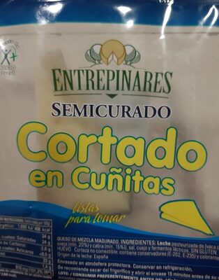 Foto de Queso semicurado cortado en cuñitas